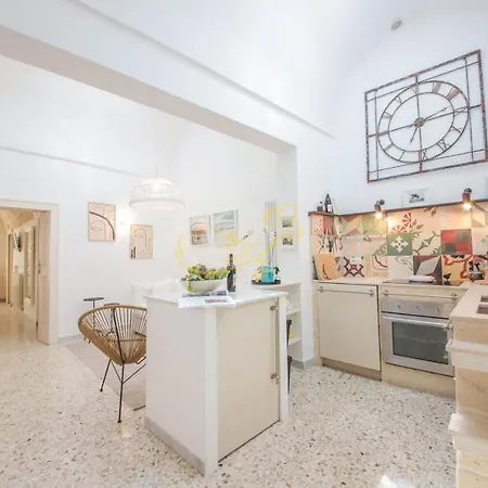 Td Casa Altomare With Terrace Over Historic Center Monopoli Buitenkant foto